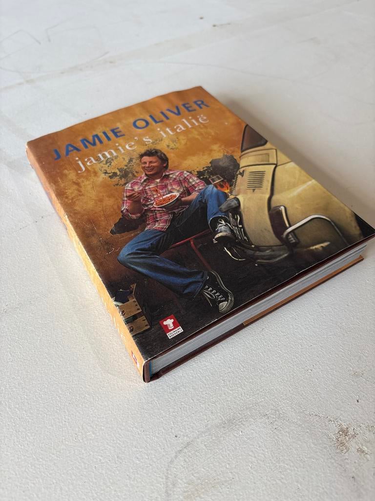 Jamie Oliver - Jamie's Italië Kookboek, Ophalen of Verzenden, Gelezen, Italië, Hoofdgerechten
