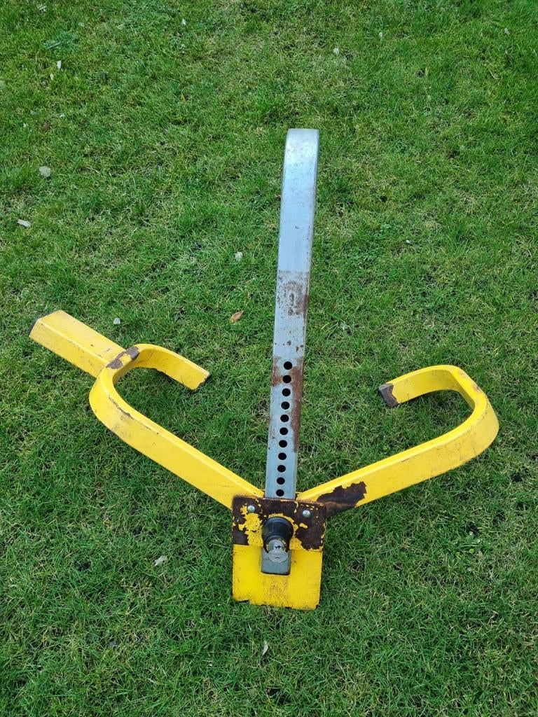 Gele parkeerbeugel/parkeerpaal, Ophalen, Gebruikt