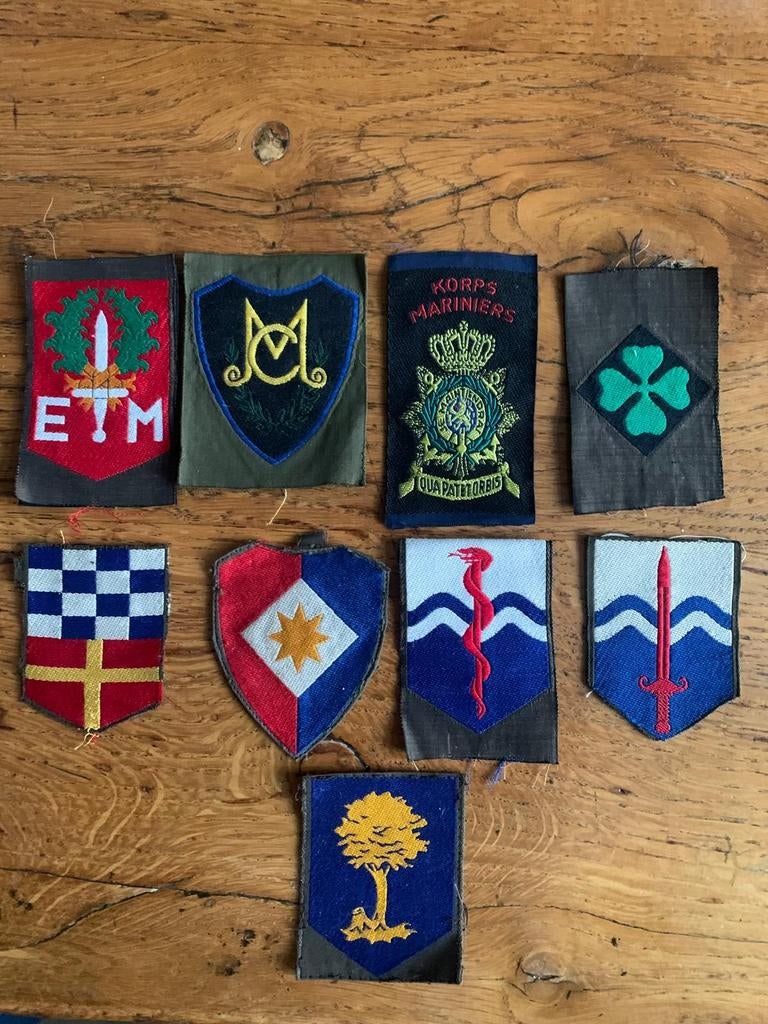 9 mouwemblemen,  samen voor 25 euro, Ophalen of Verzenden, Landmacht, Nederland, Embleem of Badge
