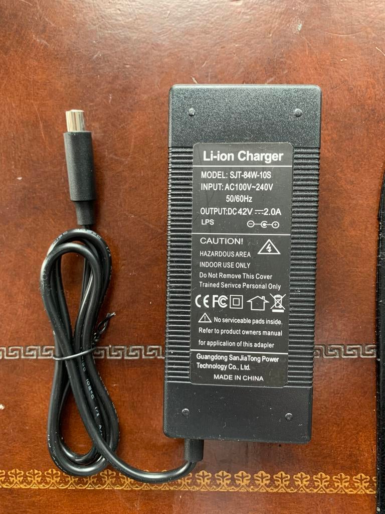 (42v) oplader voor elektrische fiets, elektrische step, Ophalen of Verzenden, Nieuw