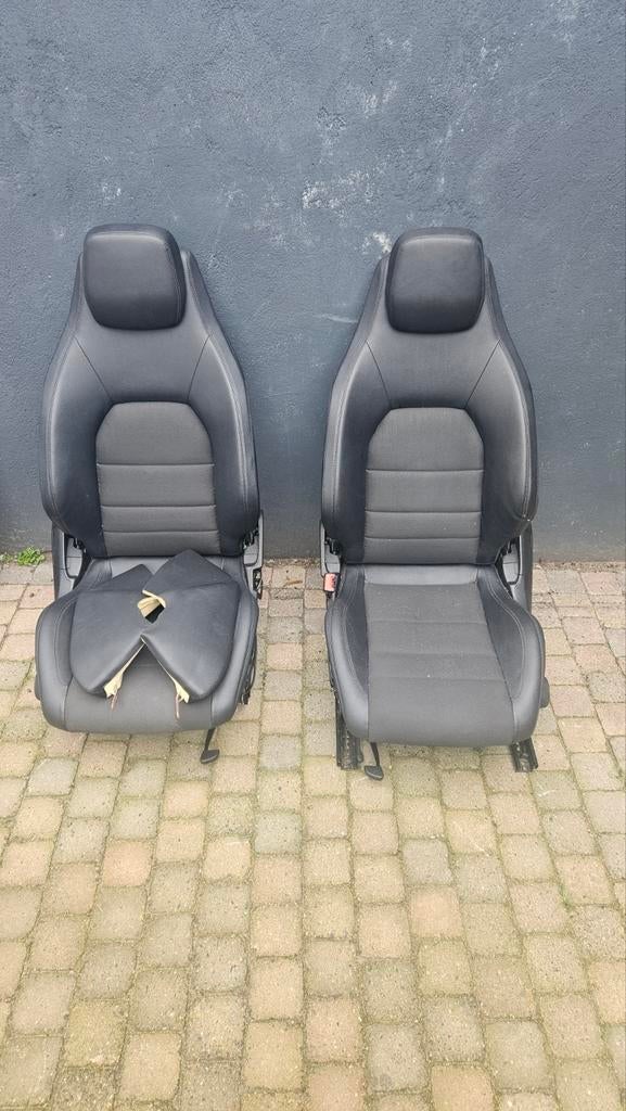 Mercedes E-klasse Coupe interieur, Ophalen