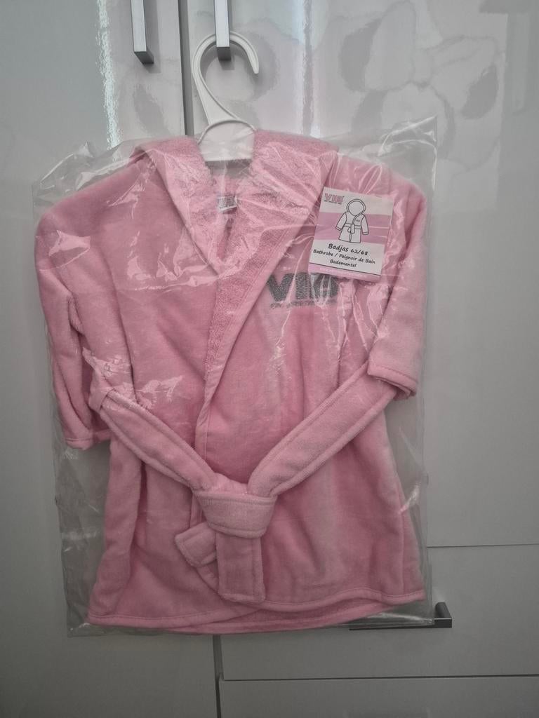 VIB Badjas Roze - Nieuw met label, Ophalen of Verzenden, Nieuw, VIB, Meisje