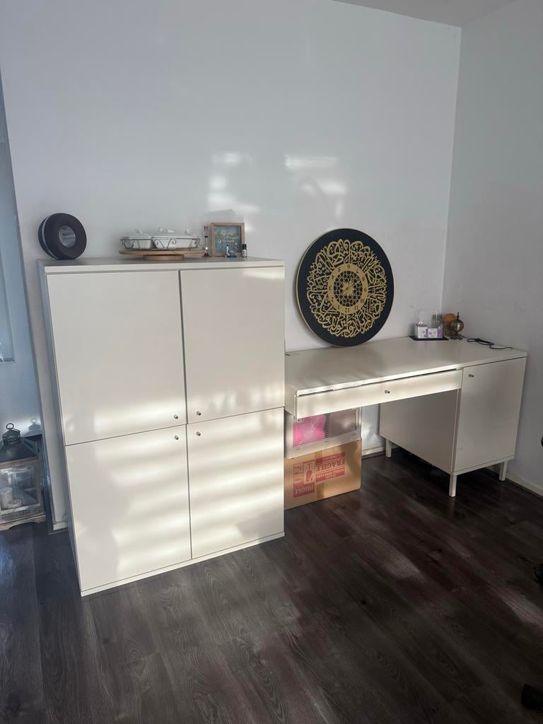 Witte kast met geïntegreerd bureau gratis, Ophalen of Verzenden, Zo goed als nieuw, Bureau