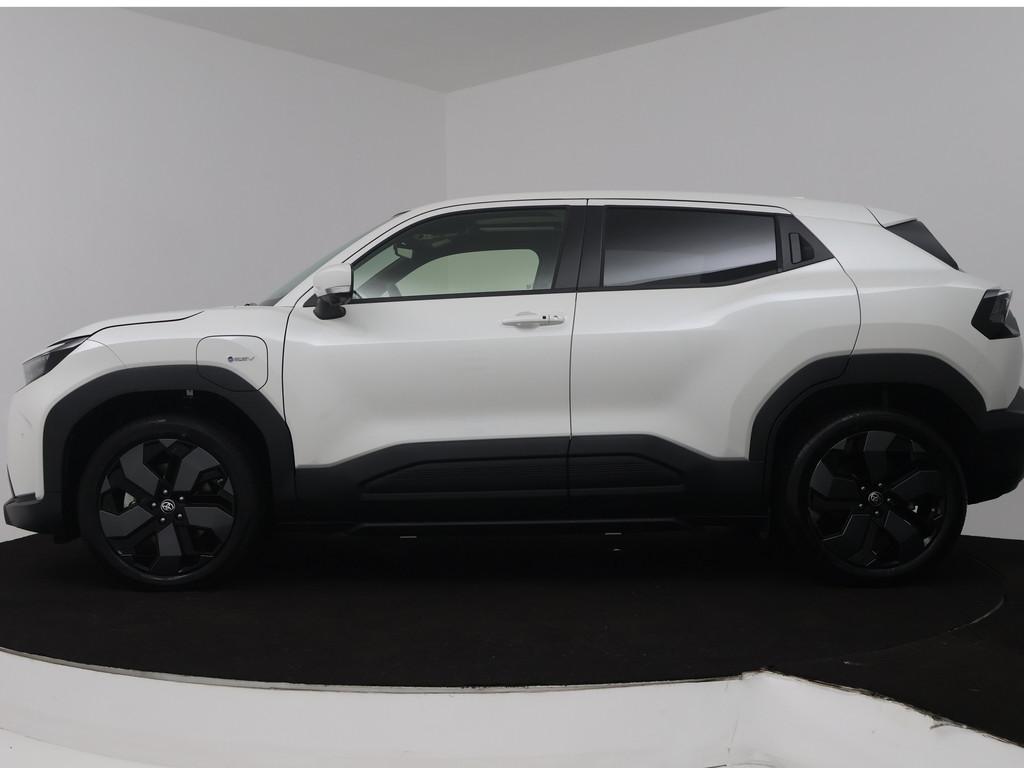 Toyota Urban Cruiser Executive 61 kWh (bj 2026, automaat), 12 maanden, Adaptive Cruise Control, 44 min, Leder en Stof