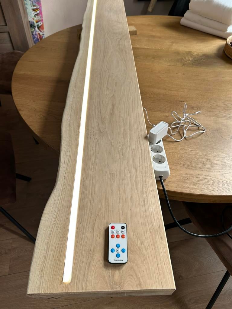 Massief eiken boomstam plank met dimbare LED strip, Ophalen, Nieuw