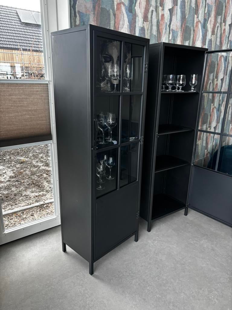 (Nog 1!) Industriële servieskast. Mat zwart.  hoogte 1,77, Computers en Software, Serverkasten, Ophalen, Gebruikt