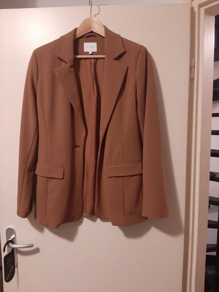 Nieuwe Vila blazer - Stijlvol en veelzijdig, Kleding | Dames, Jasjes, Kostuums en Pakken, Maat 38/40 (M), Bruin, Vila, Nieuw