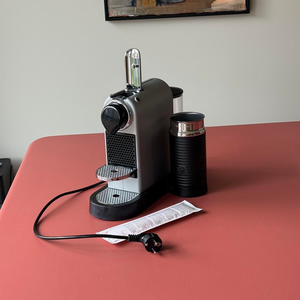 Nespresso koffiezetapparaat CITIZ & MILK grey melkopschuimer, Gebruikt, Koffiemachine, Ophalen of Verzenden, 1 kopje