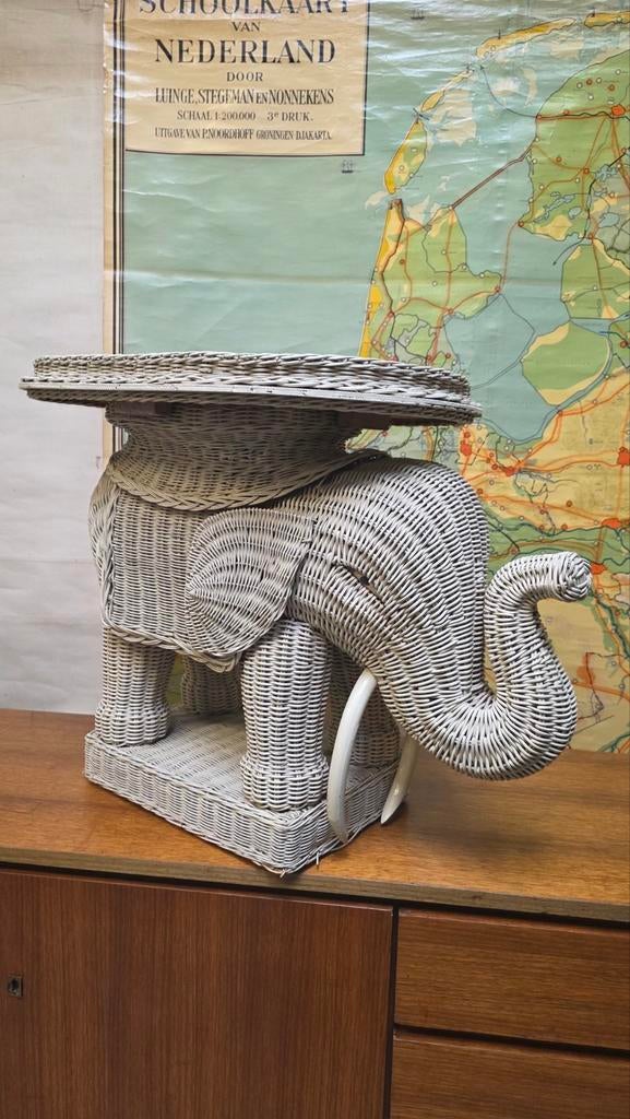 vintage rotan olifant / retro bijzettafeltje, Ophalen, Huis en Inrichting