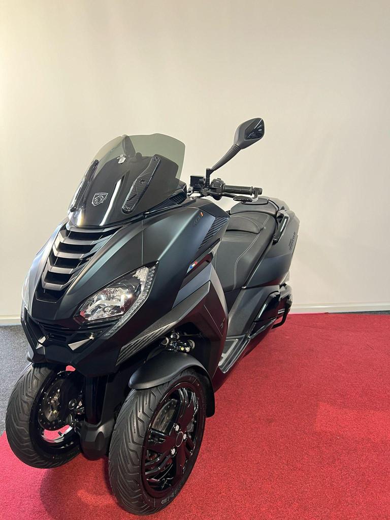 Peugeot Metropolis GT Black Carbon Edition - foto 3