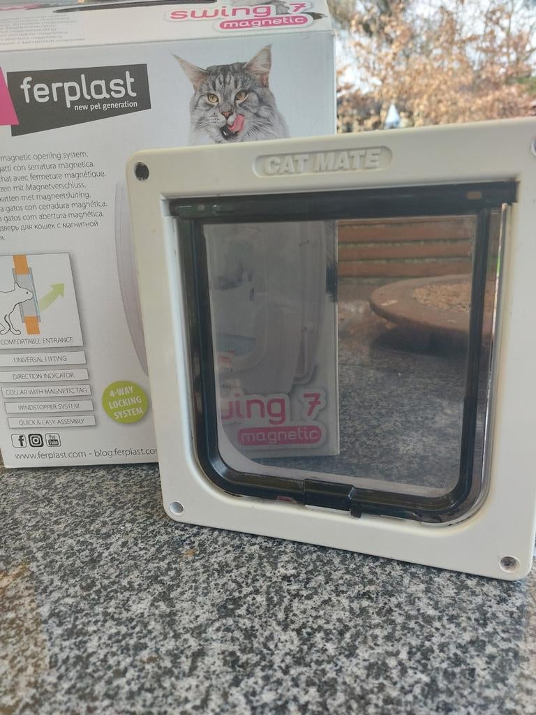 Kattenluik CAT MATE WIT circa 19cm x 20 cm, Dieren en Toebehoren, Katten-accessoires, Ophalen of Verzenden