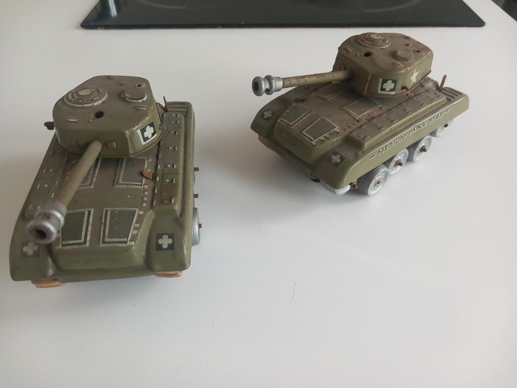 Twee Gama medium tanks M98, Antiek en Kunst, Ophalen of Verzenden