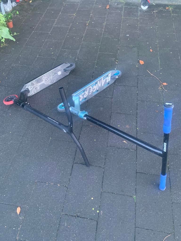 2 Custom stuntsteppen, Fietsen en Brommers, Steps, Ophalen, Zo goed als nieuw, Gewone step