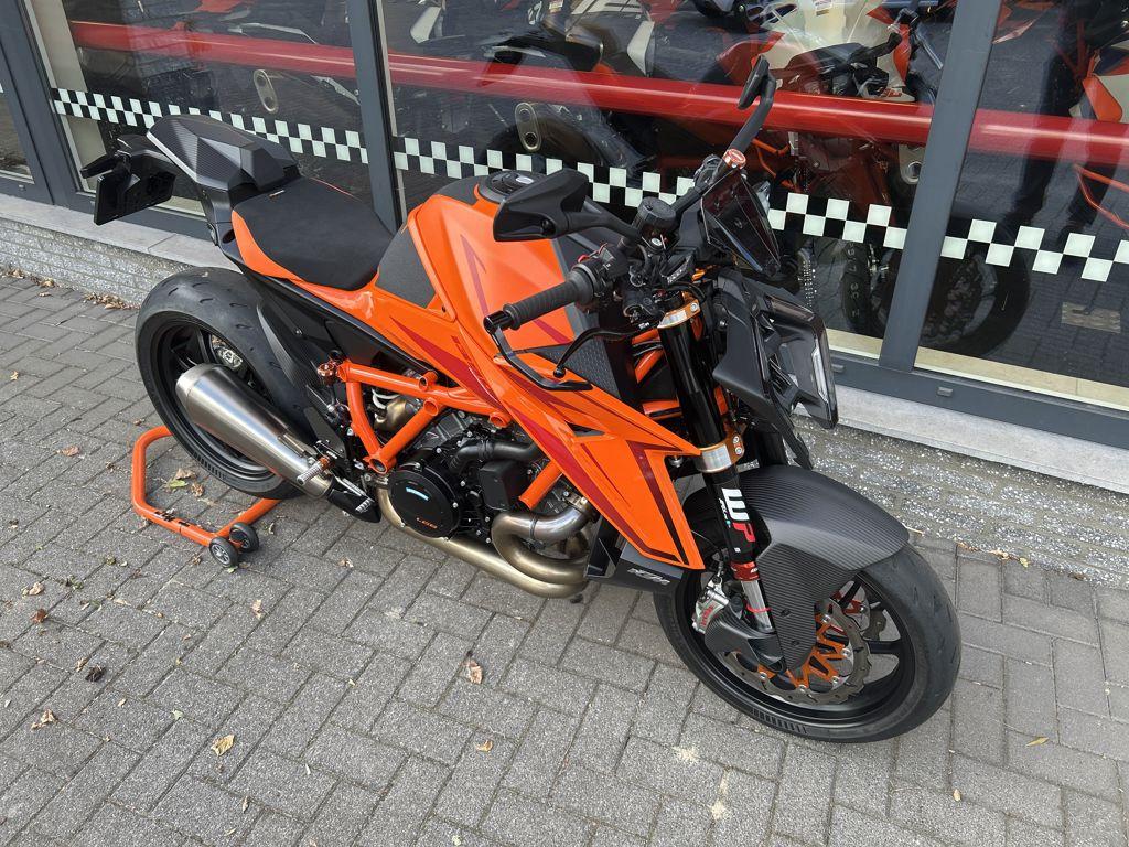 KTM 1390 SUPER DUKE R 2025 - foto 2