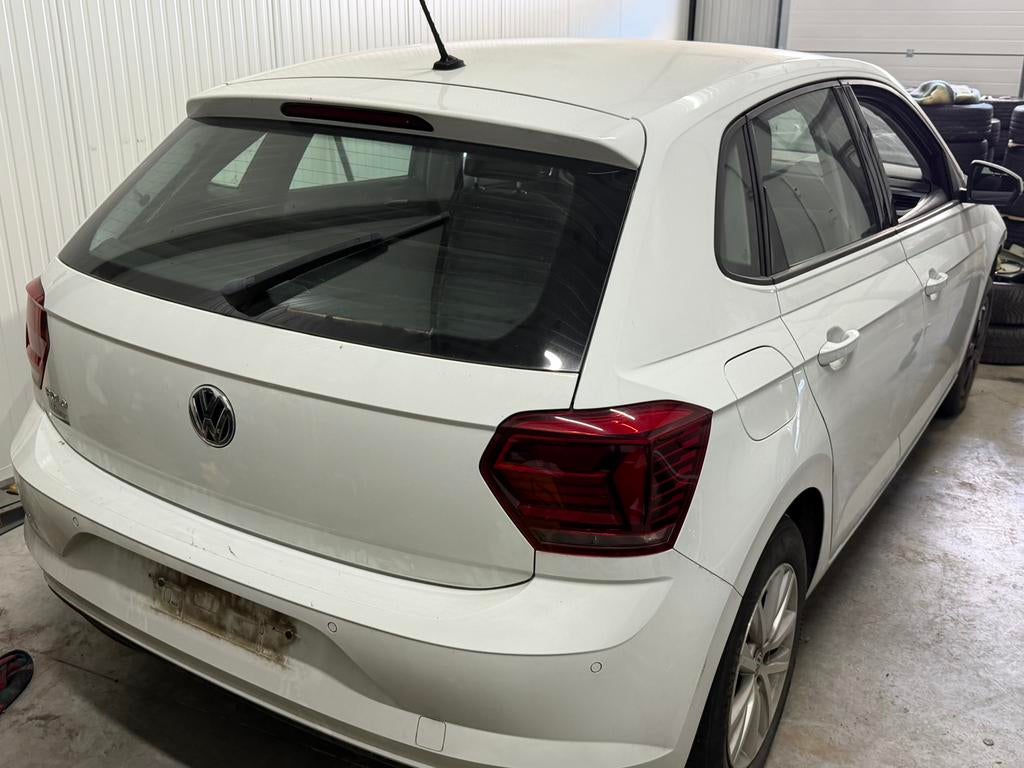 VOLKSWAGN POLO MK6 AW 2G WIT | ALLE ONDERDELENEN |, Ophalen, Volkswagen, Bumper, Nieuw