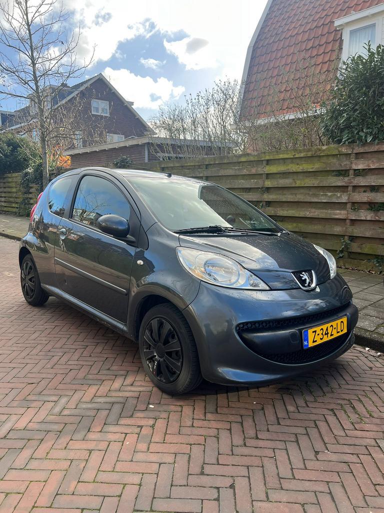 Peugeot 107 1.0 12V 3DR 2-TRONIC 2009 Grijs, Voorwielaandrijving, Stof, Zwart, 4 stoelen