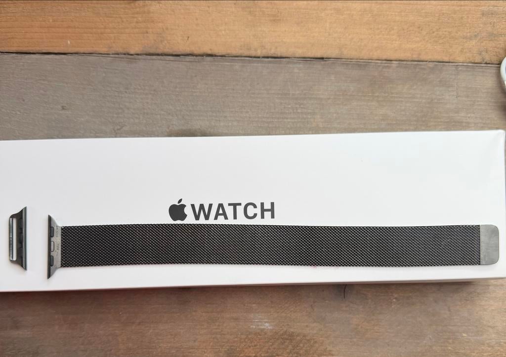 Apple Milanese Loop Band voor Apple Watch 41 MM - Grafiet, Ophalen of Verzenden, Zo goed als nieuw