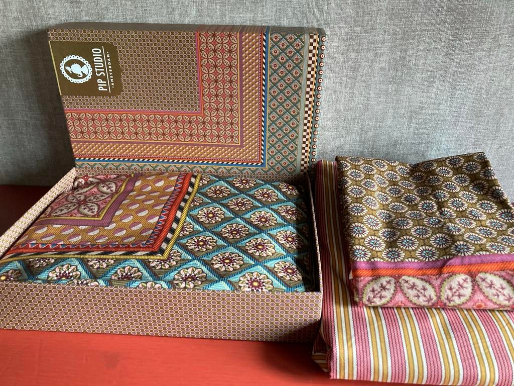 2x Pip Studio Bogolan dekbedovertrek 140x220 met slopen, Huis en Inrichting, Slaapkamer | Beddengoed, Overige kleuren, Dekbedovertrek