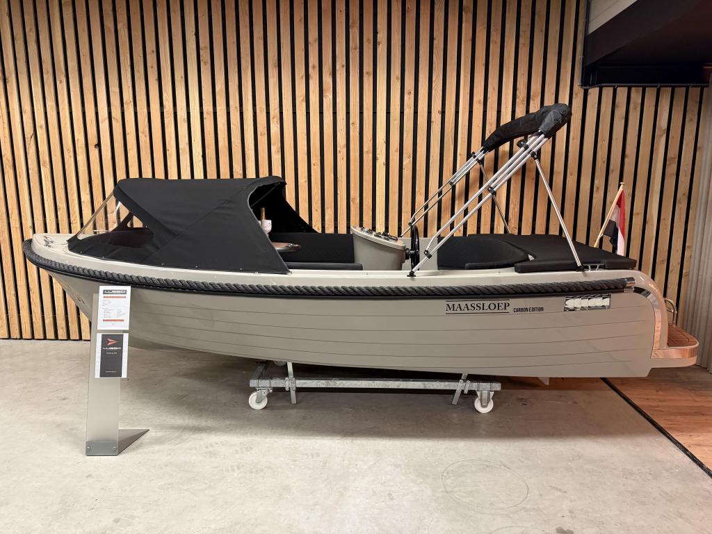 Nieuwe MAASSLOEP 570 'CARBONEDITION' 20PK HONDA AUDIO OPTIES