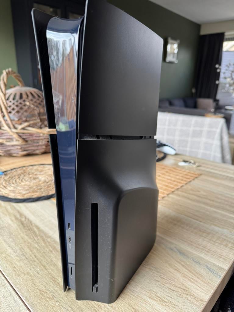 Playstation PS5 zwart!, Spelcomputers en Games, Spelcomputers | Sony PlayStation 5, Ophalen of Verzenden, Zo goed als nieuw