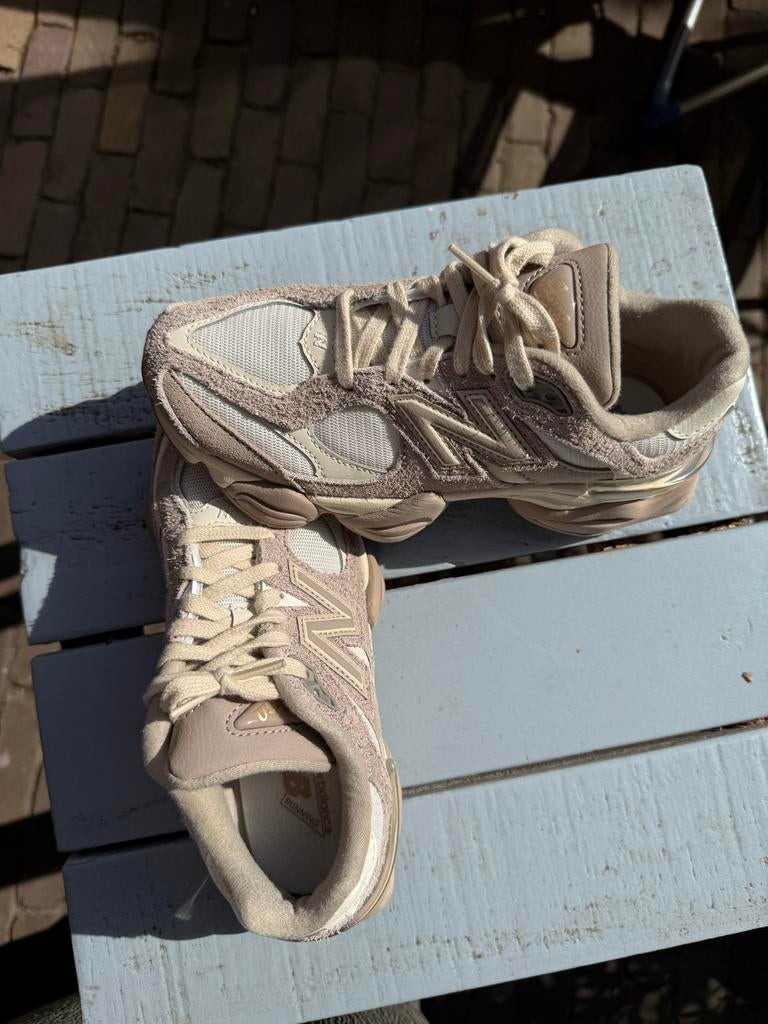 New Balance 9060 Maat 36 Beige/Bruin Sneakers, Kleding | Dames, Schoenen, Ophalen, Beige, Nieuw, Sneakers of Gympen