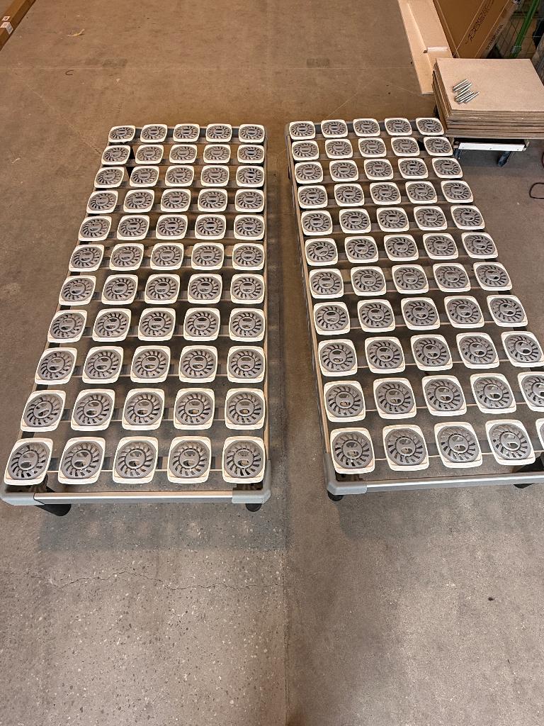 2x Tempur verstelbare schotelbodem / bedbodem 90x200, Ophalen, Eenpersoons, 90 cm