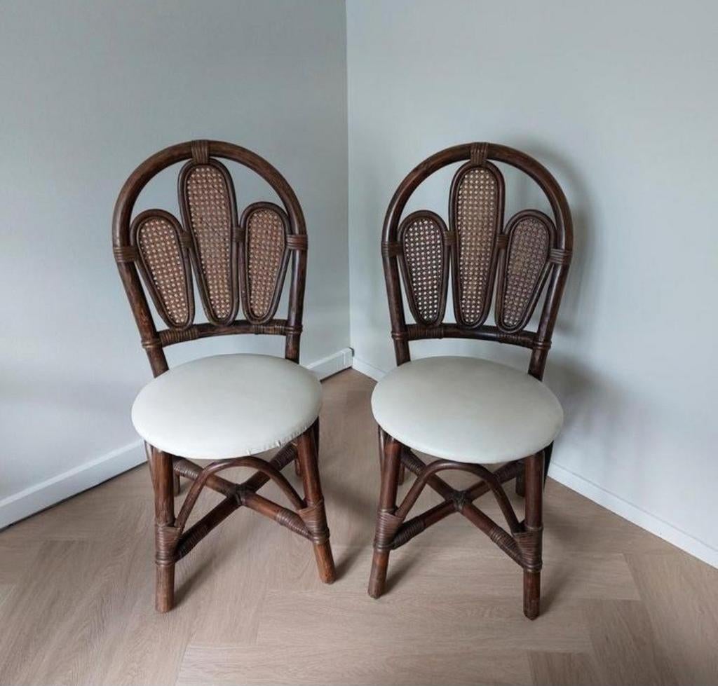 Set van stevige manou houten eettafelstoelen met skai, Gebruikt, Twee, Wit, Ophalen of Verzenden