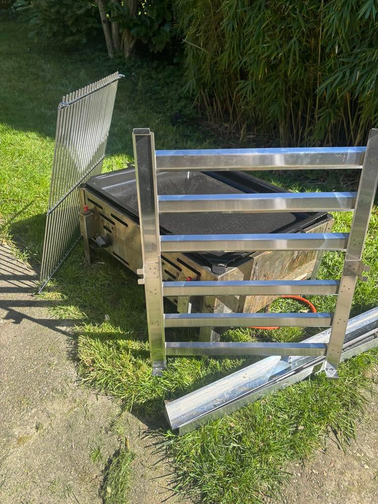 Hendi gas barbecue compleet met bakplaat en rooster, Tuin en Terras, Ophalen, Gebruikt