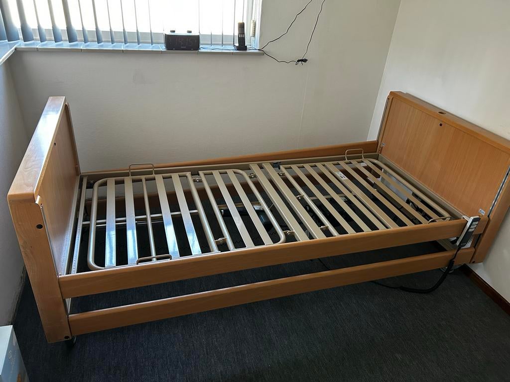 Thuiszorgbed in nieuwstaat, Ophalen, Verstelbaar, 90 cm, Eenpersoons