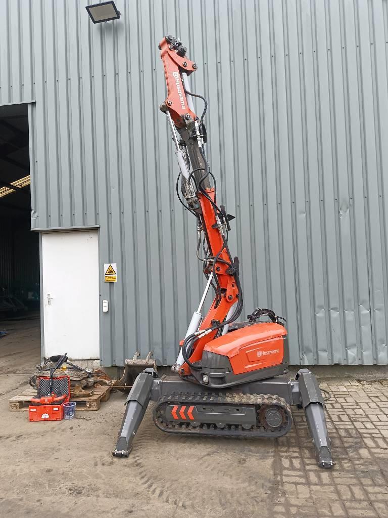 Husqvarna DXR 310 demolition robot remote excavator bagger, Graafmachine