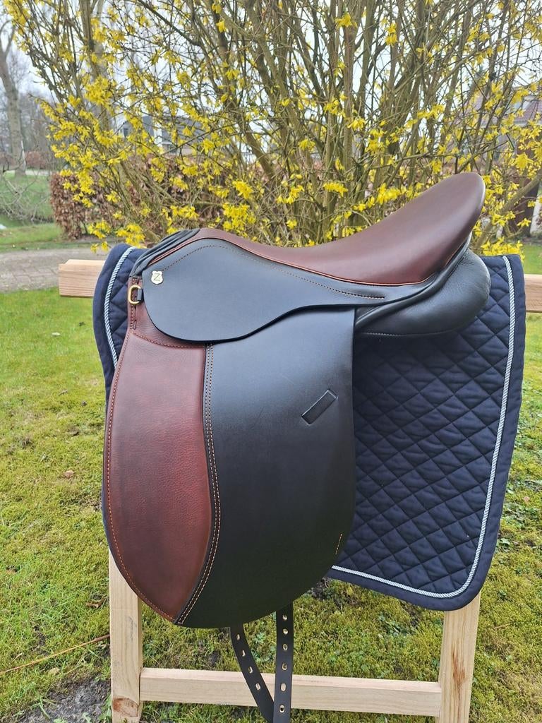 Mooie Massimo zadels, Ophalen of Verzenden, Zo goed als nieuw, Dressuur