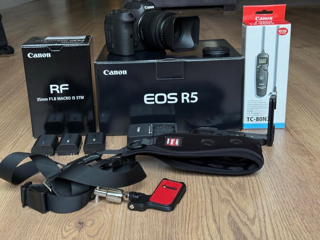 Canon R5 3000 clicks met Rf 35mm macro is lens garantie, Canon, Nieuw, Ophalen of Verzenden, 45 Megapixel