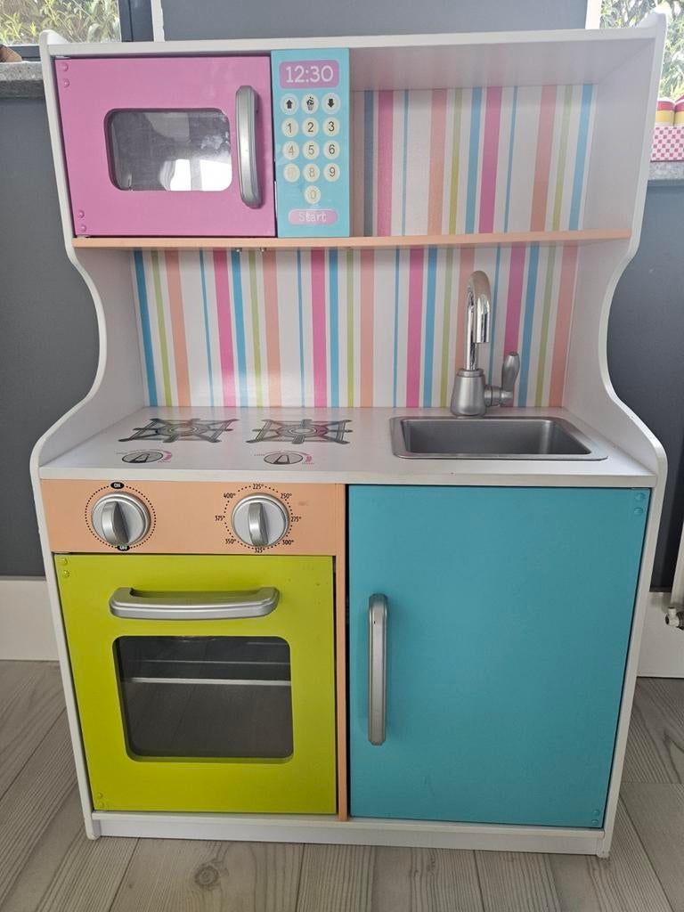 Kidkraft speelkeuken met accessoires, Kinderen en Baby's, Speelgoed | Speelkeukens, Ophalen