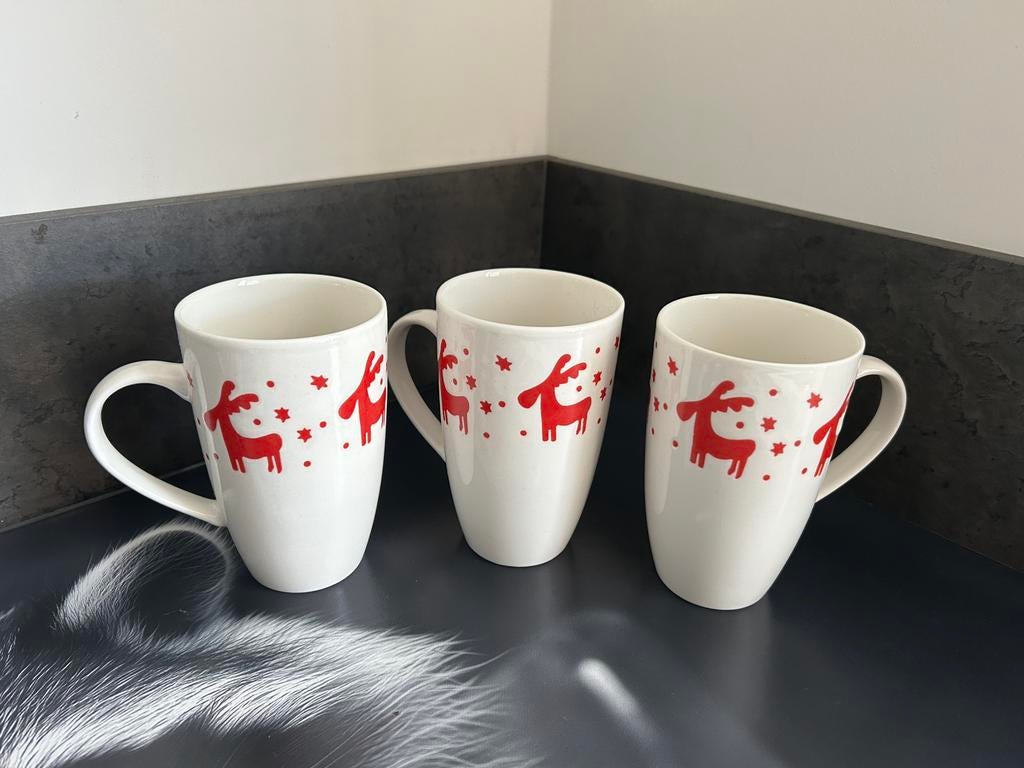 3x rendier kerst mok of mokken, Ophalen of Verzenden, Zo goed als nieuw, Overige stijlen, Kop(pen) en/of Schotel(s)