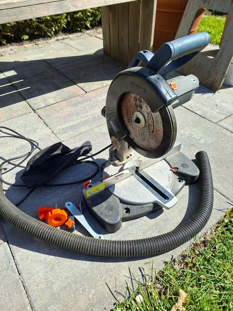 Afkortzaag, Ophalen, Minder dan 30 mm, Gebruikt, Ferm