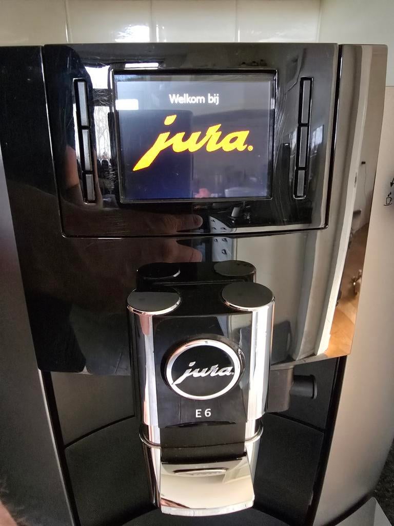 Volautomaat espressomachine Jura E6 + Groot Onderhoudspakket, Witgoed en Apparatuur, Koffiezetapparaten, 10 kopjes of meer, Ophalen