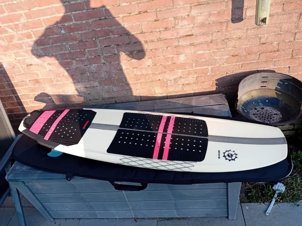 Slingshot xi-fly 5'4, Watersport en Boten, Kitesurfen, Ophalen, Kiteboard, Zo goed als nieuw, Directional