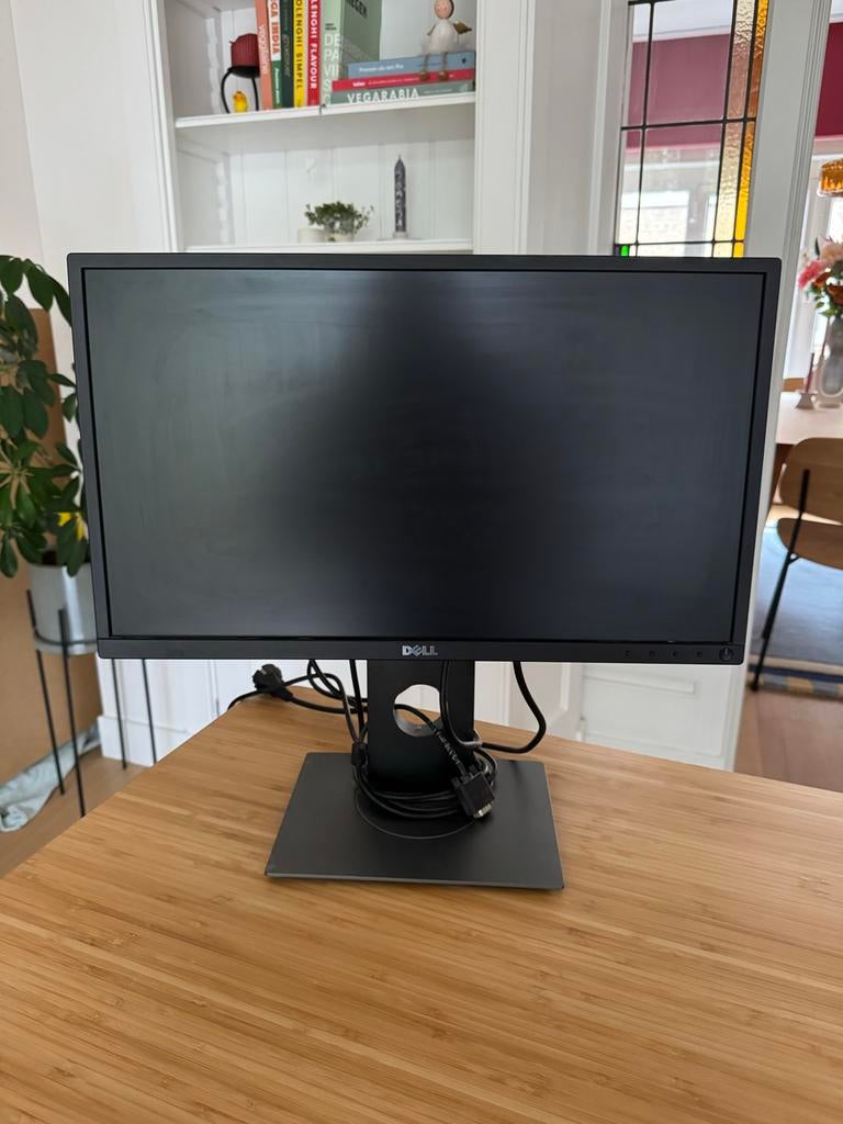 Dell monitor, Computers en Software, Monitoren, Ophalen, Gebruikt, IPS, In hoogte verstelbaar