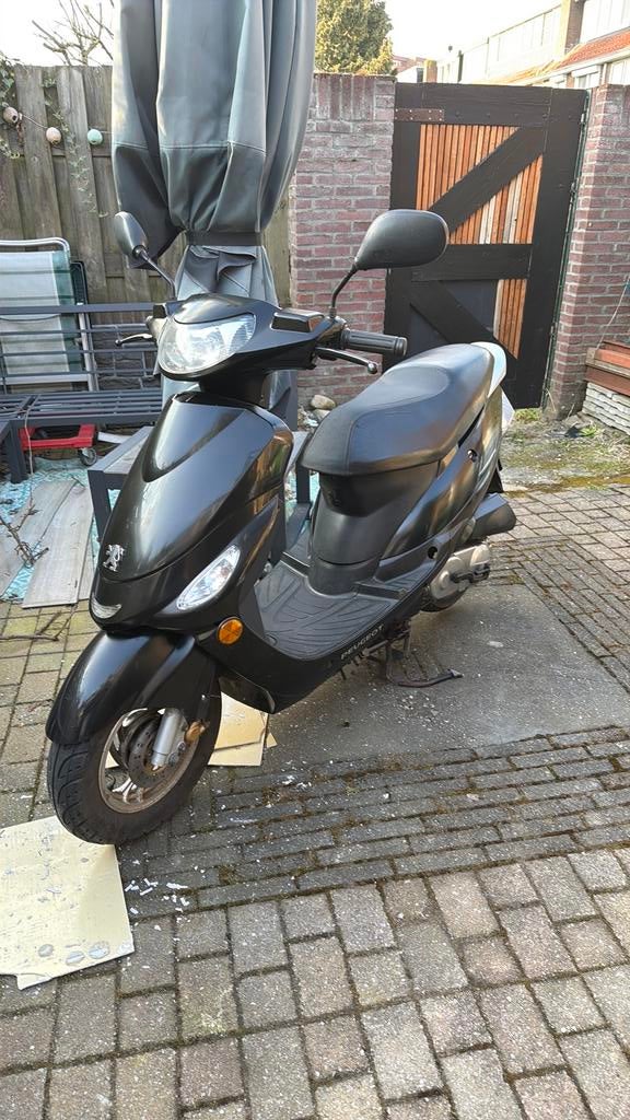 Peugeot V-Clic | Geel kenteken (rijd goed), Fietsen en Brommers, Scooters | Peugeot, Ophalen, Benzine, Overige modellen