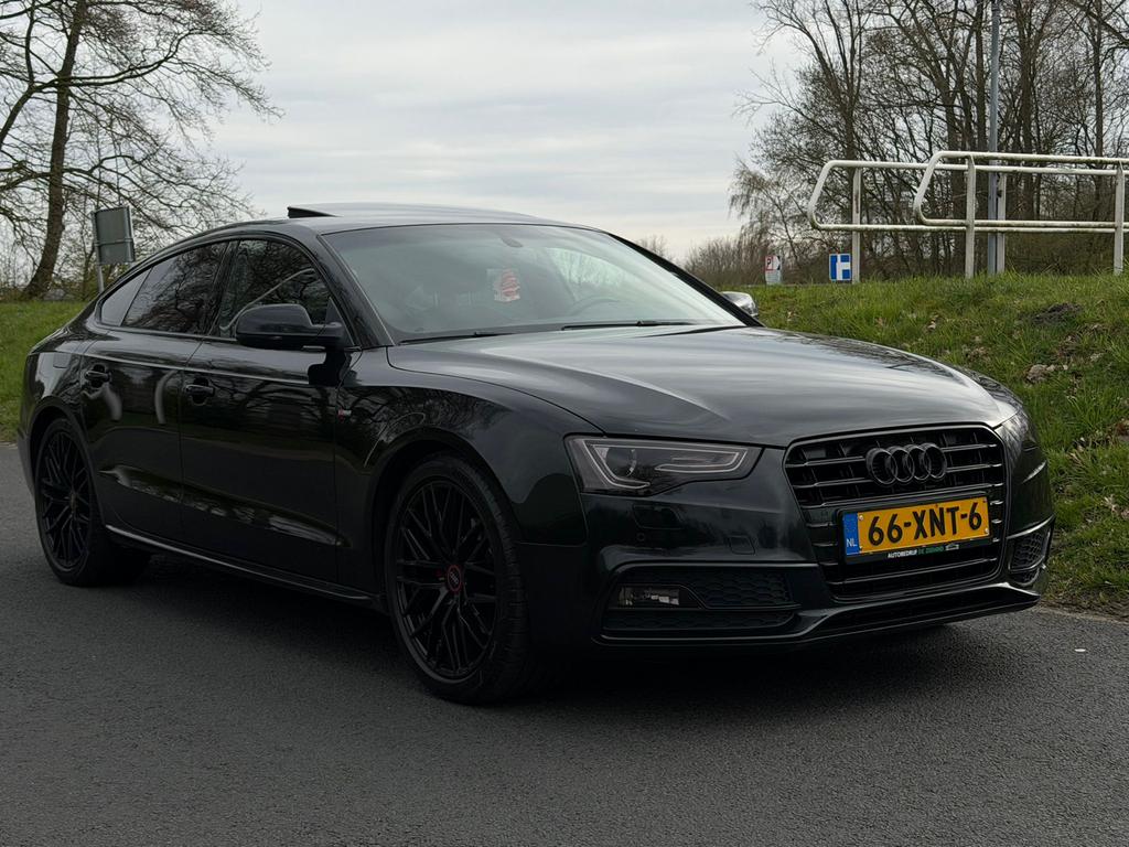 Audi A5 3xsline 125KW Sportback M-tr 2012 Zwart, Auto's, 4 cilinders, 4 stoelen, Zwart, Origineel Nederlands