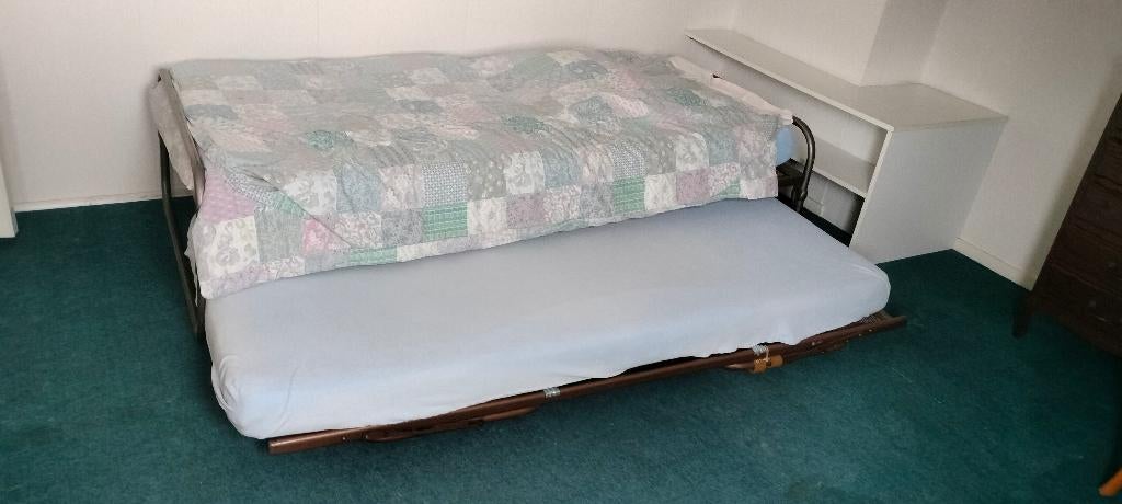 Bed (+ inklapbaar en onderschuifbed), Ophalen, Gebruikt