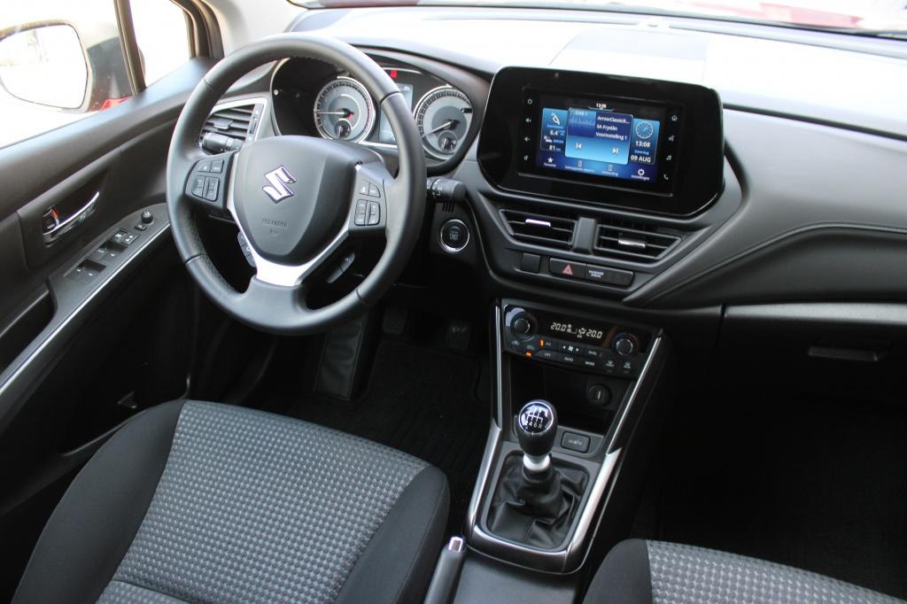 Suzuki S-Cross 1.4 Boosterjet Select SmartHybrid | CarPlay |, Voorwielaandrijving, Stof, Gebruikt, Zwart