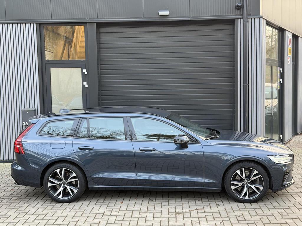 Volvo V60 2.0 T6 Recharge AWD R-Design, Gebruikt, Euro 6, 4 cilinders, Blauw