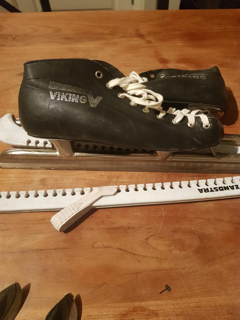 Vikking schaatsen laag maat 41, Ophalen, Zo goed als nieuw, Kunstschaatsen, Overige merken