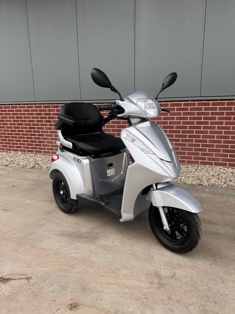 Scootmobiel IVA E1000 – bijna nieuw, Overige merken, Ophalen of Verzenden, Zo goed als nieuw, 16 km/u of meer