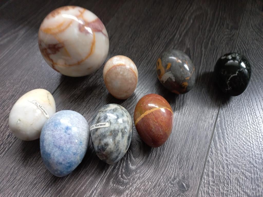 Verzameling van 8 marmeren eieren en een bol, Antiek en Kunst, Ophalen of Verzenden
