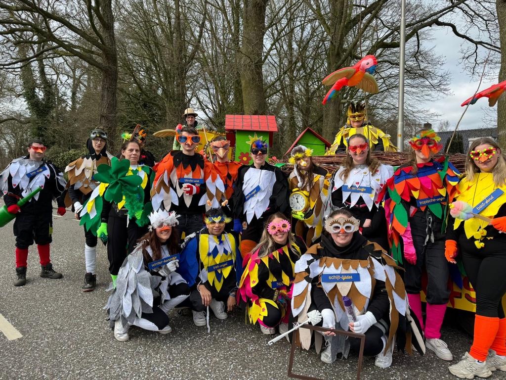 Carnavalskleding 1e prijs! ‘Vreemde Vogels’ - 18+ Pakken, Carnaval, Maat 42/44 (L), Ophalen of Verzenden, Kleding