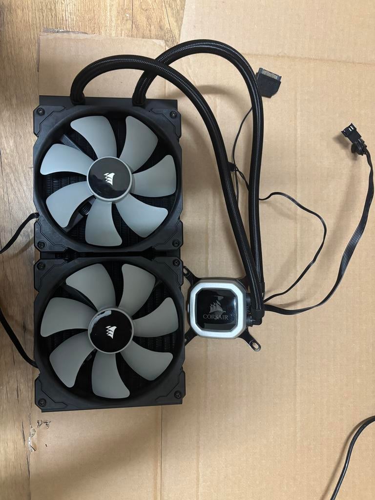 Corsair waterkoeling met RGB, Ophalen of Verzenden, Zo goed als nieuw, Waterkoeling