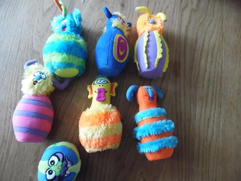 kinder speelgoed 7 delig soft kegelspel 6 poppen en een bal, Ophalen of Verzenden, Zo goed als nieuw, Overige typen