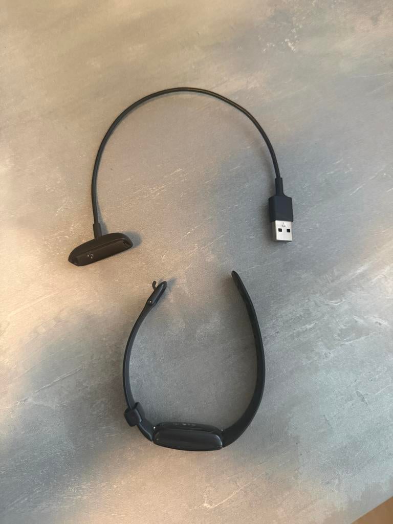 Fitbit Inspire 2 HR met nieuw polsbandje, Ophalen of Verzenden, Gebruikt, Grijs, Android